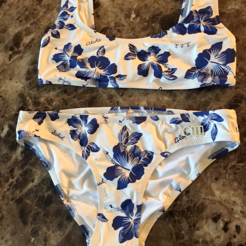 New Without Tags 2 set Solid & Striped Bikini.Sz S